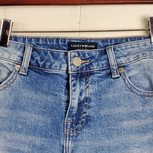 Lucky Brand factory distressed shorts size 8 / 29 - Picture 2 of 11